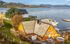Amazing home in Kvamsøy with 4 Bedrooms